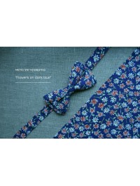 СТИЛЬНЫЙ ЦВЕТАСТОЙ ГАЛСТУК БАБОЧКА FLOWERS ON DARK BLUE